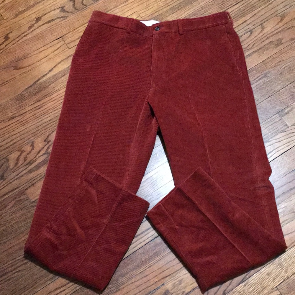 Lands‘ End corduroy casual dress slacks.
